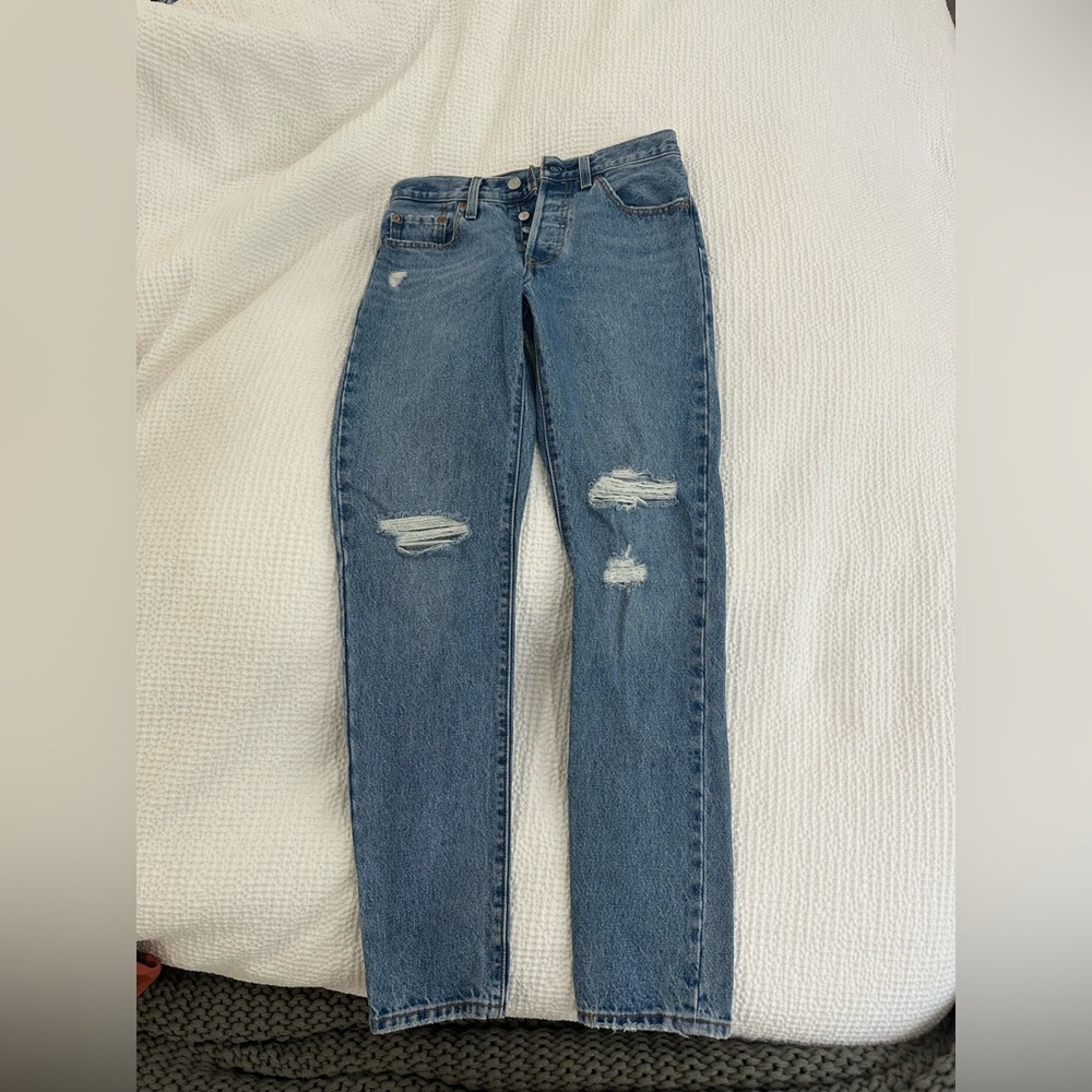 Levi’s Classic Blue Distressed Women Jeans